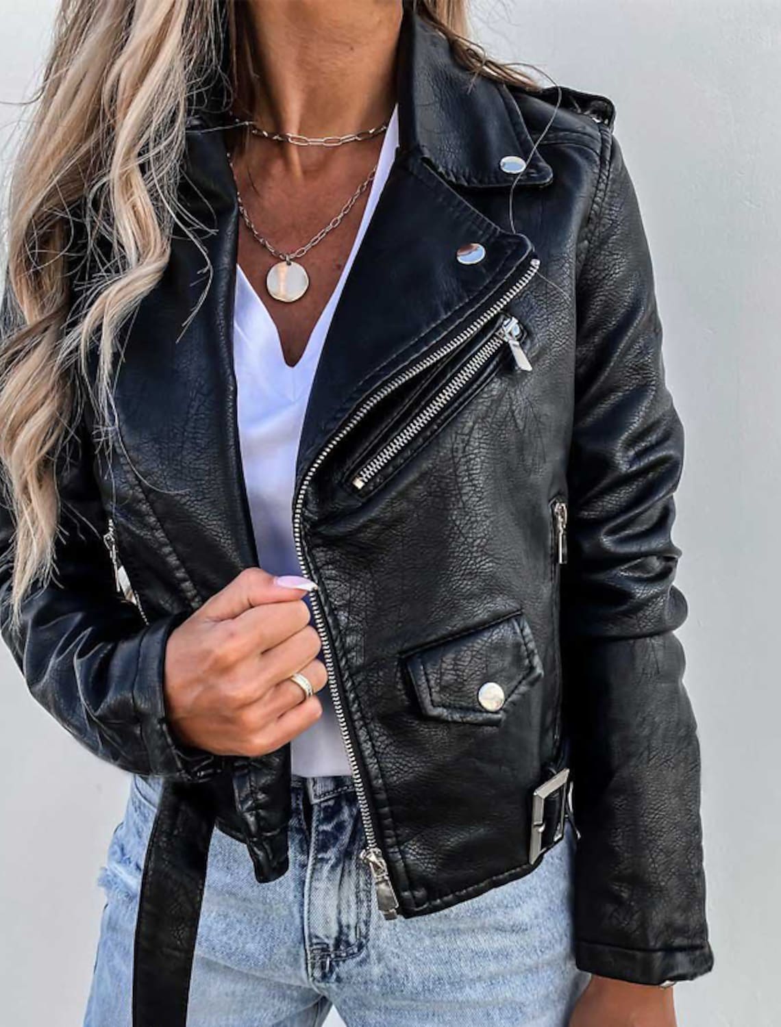 Women Spring Short Biker Jacket with Stand-Up Collar and Zipper Closure