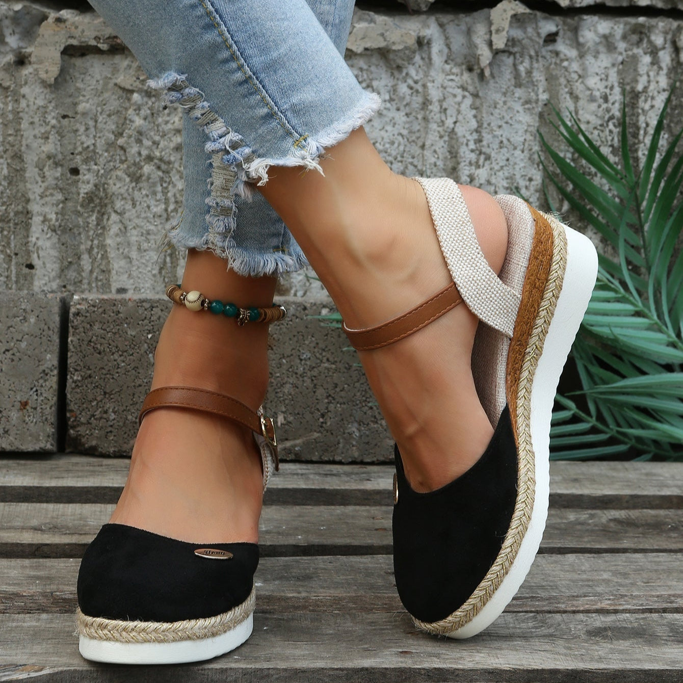 Women Summer Espadrilles Closed Toe Breathable Upper With Woven Sole