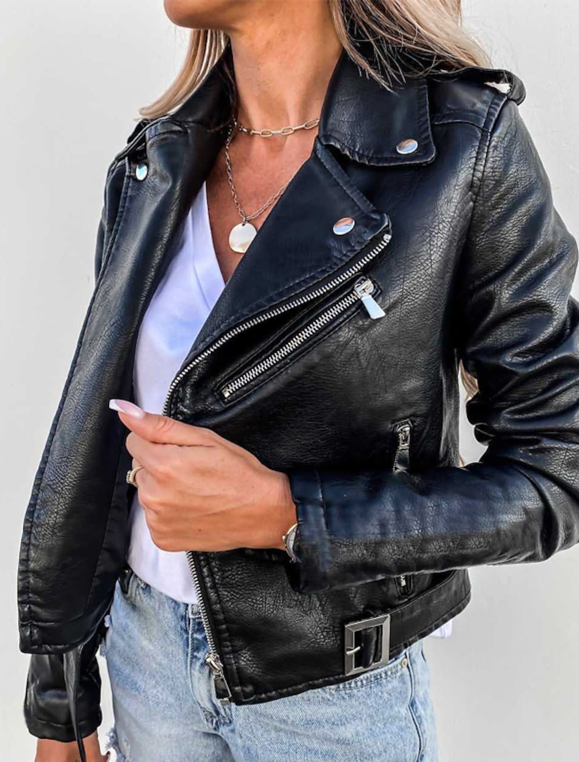 Women Spring Short Biker Jacket with Stand-Up Collar and Zipper Closure