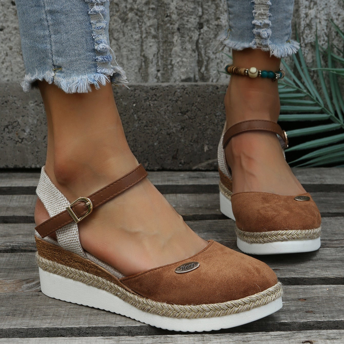 Women Summer Espadrilles Closed Toe Breathable Upper With Woven Sole