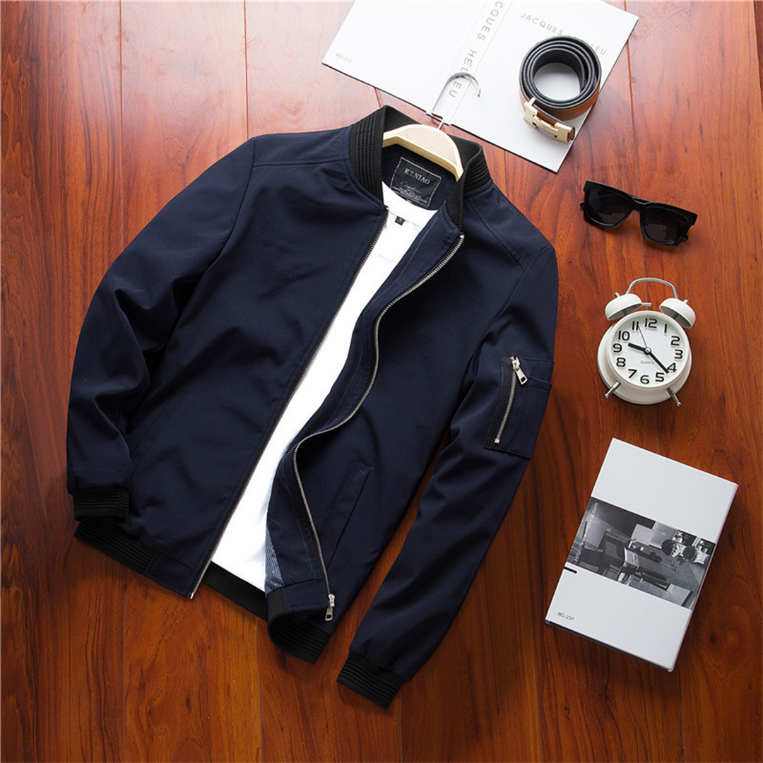 Men Short Jacket With Zipper Closure And Water Resistant Fabric