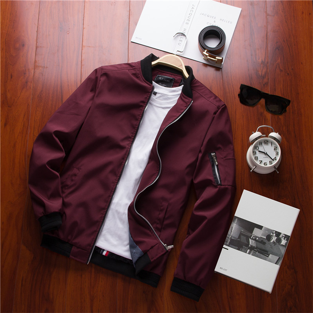 Men Short Jacket With Zipper Closure And Water Resistant Fabric