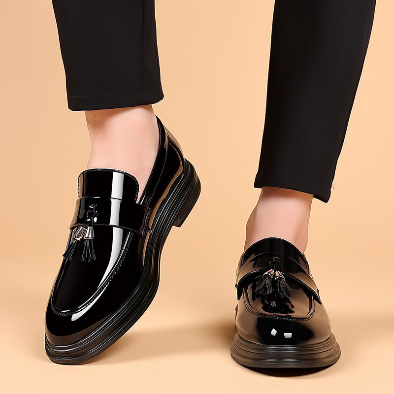 Men Dress Shoes Wedge Sole with Round Toe and Sewn-Line Detail