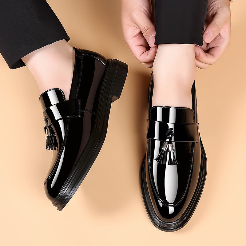 Men Dress Shoes Wedge Sole with Round Toe and Sewn-Line Detail