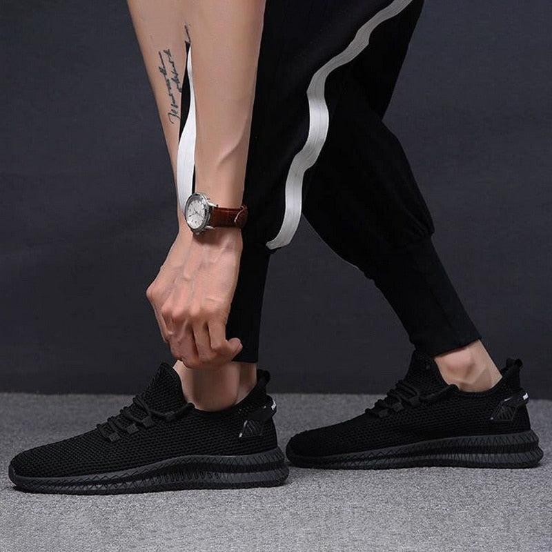 Men’s Spring Sports Shoes Breathable Mesh Flexible Sole